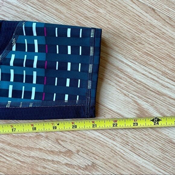 Athleta Blue Multicolor Geometric 8” Rise Mesh Crop Leggings - Picture 4 of 10